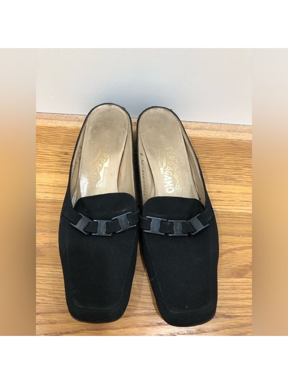 406. Authentic Salvatore Ferragamo Black Square-Toe Miles. Pre-loved.